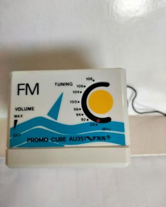 Radiolina FM portatile vintage "Promo Cube AU351"
