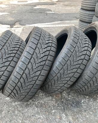 Gomme invernali 225/45 R19 96V  per BMW X2