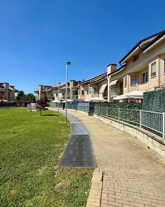 Appartamento di 144 m² con più di 5 locali e box a