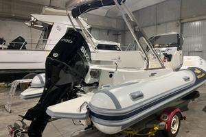 Gommone 6,50 x2,60 con carrello da revisionare