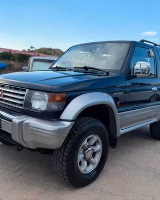 Mitsubishi Pajero 2.5 TD GLS 3P 4x4 con gancio di 