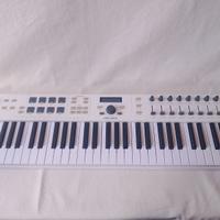 ARTURIA KeyLab Essential White tastiera MID USB 61