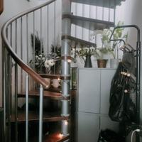 Scala a chiocciola a base tonda, larghezza 180cm