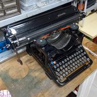 Macchina da scrivere Olivetti M40