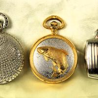 3 orologi da tasca.