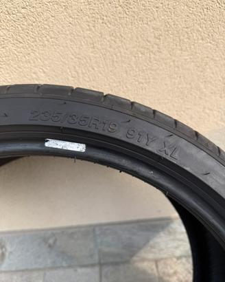 Gomme ESTIVE 235/35/19