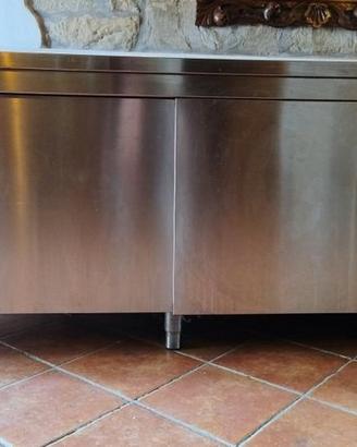 N..2  mobili armadiati acciaio inox