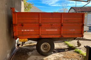 Rimorchio agricolo ribaltabile