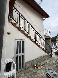 ringhiera scala lineare in ferro pesante