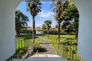 Bella villa immersa nel verde