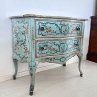 Mobiletto in legno dipinto