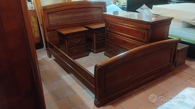 Camera da letto completa in stile classico