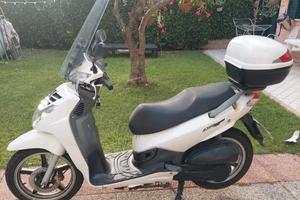 Scooter Peugeot LXR 200