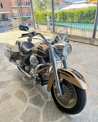 HARLEY-DAVIDSON Road King 1690 CVO centenario FLHR