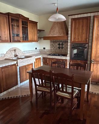 Cucina stile toscano in finta muratura