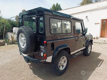 LAND ROVER Defender 90 "Black Limited Ed."-02