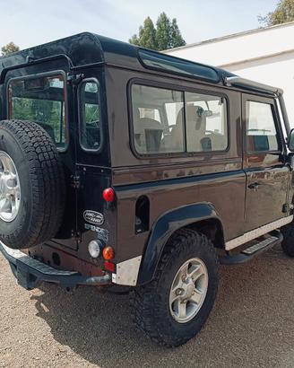 LAND ROVER Defender 90 "Black Limited Ed."-02