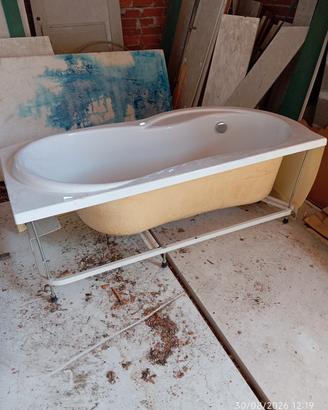 vasca da bagno in vetroresina  ad angolo sinistro