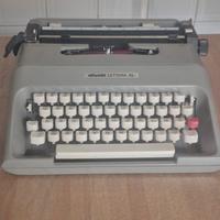 macchina da scrivere Olivetti 