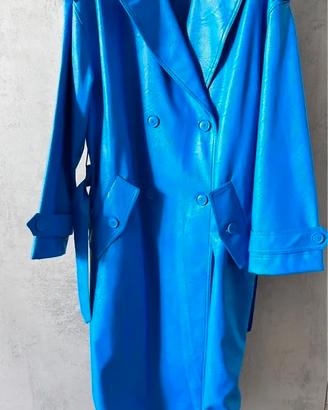 Trench lungo Stradivarius. ecopelle blu elettrico