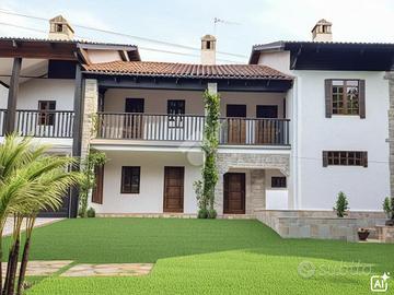 CASA SEMINDIPENDENTE A NETRO