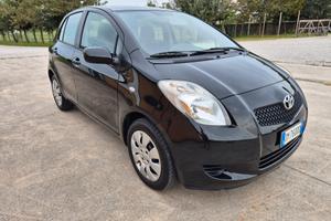 Toyota Yaris 1.0 5 porte