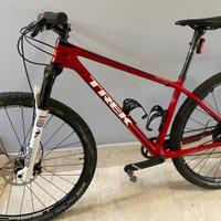 Bicicletta mountain bike