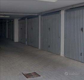 Rione Martucci Garage di 37 mq con soppalco