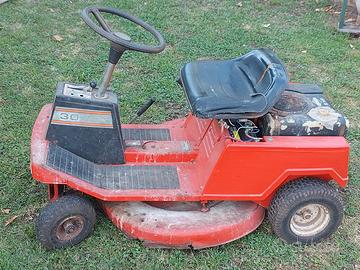 Trattorino tagliaerba funzionante Briggs&Stratton