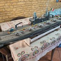 Nave portaerei radiocomandata elettrica