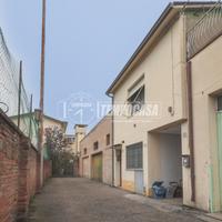 APPARTAMENTO SU DUE LIVELLI CON TERRAZZO A MASSA L