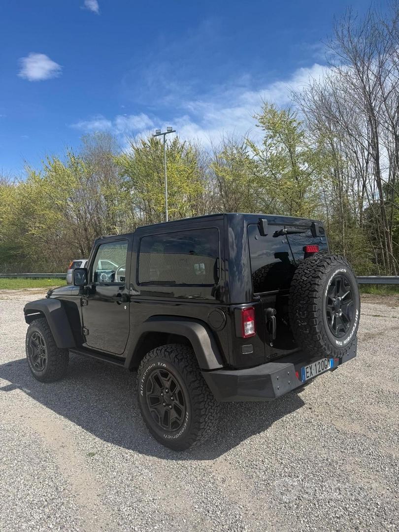 Jeep Wrangler 2015 photo 2