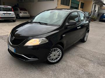 Lancia y 1.2 benzina / gpl gia revisonato 70 cv
