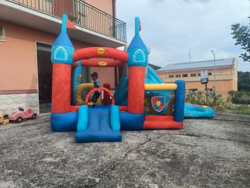 gonfiabile castello per bambini 