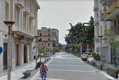 Locale commerciale in centro
