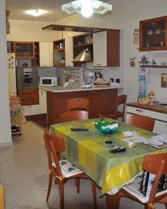 Rifinitissimo appartamento 3 vani + box auto