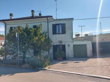 Pesaro casa indipendente 3 camere giardino garage