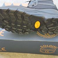 Anfibi colore nero nuovi taglia 43 Uomo