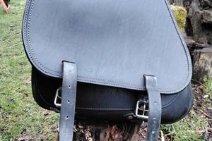 borsa laterale in cuoio per harley davidson 