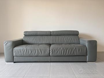 Divano tre posti