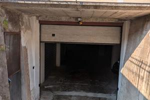 Garage Borgo Roma via Centro 1
