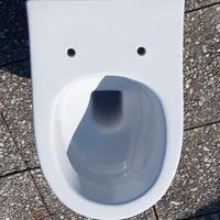 Sanitari bagno sospesi