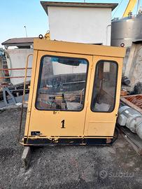 CABINA PER ESCAVATORE CATERPILLAR MOD.213