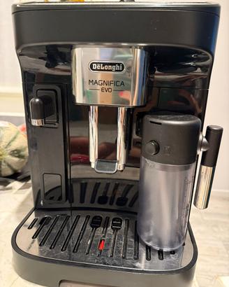 Macchina del caffè DE LONGHI MAGNIFICA EVO