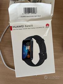 Huawei band 8 con cinturino acciaio