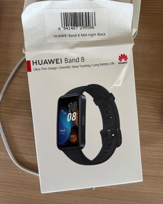 Huawei band 8 con cinturino acciaio