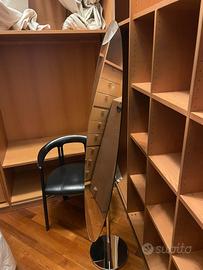 specchio modello unghia a terra