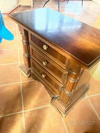 Mobiletto in legno