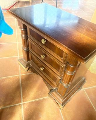 Mobiletto in legno