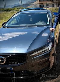 Subentro Leasing Volvo V 60 plus Dark 2023